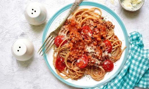 Celozrnné špagety s omáčkou Bolognese